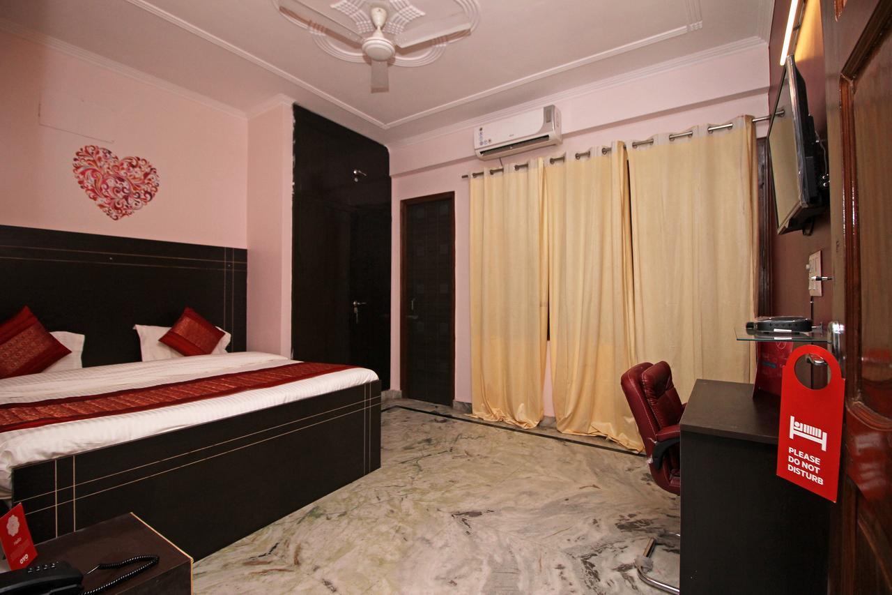 نويدا Oyo 9192 Hotel Raghav Residency المظهر الخارجي الصورة