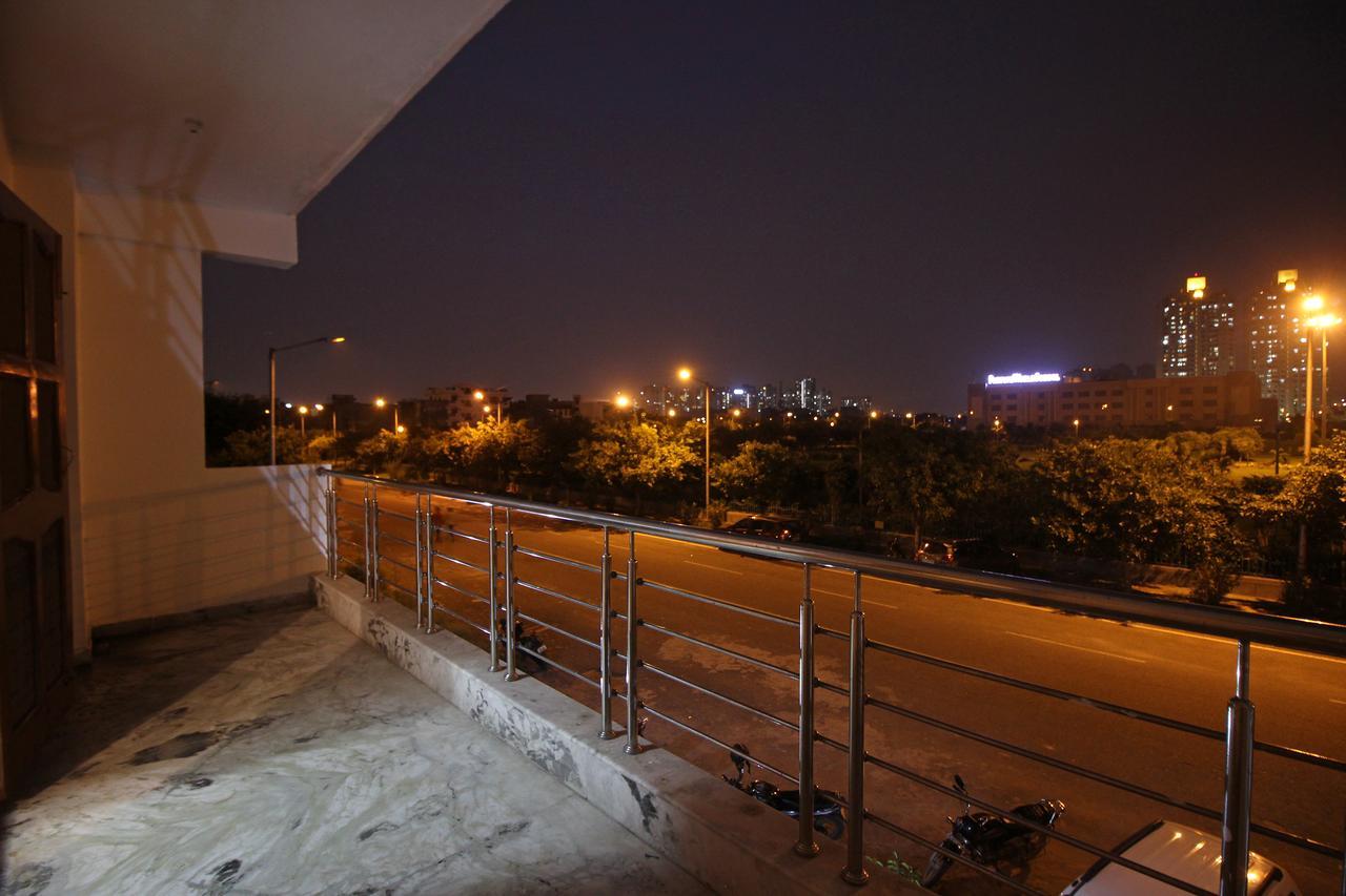 نويدا Oyo 9192 Hotel Raghav Residency المظهر الخارجي الصورة