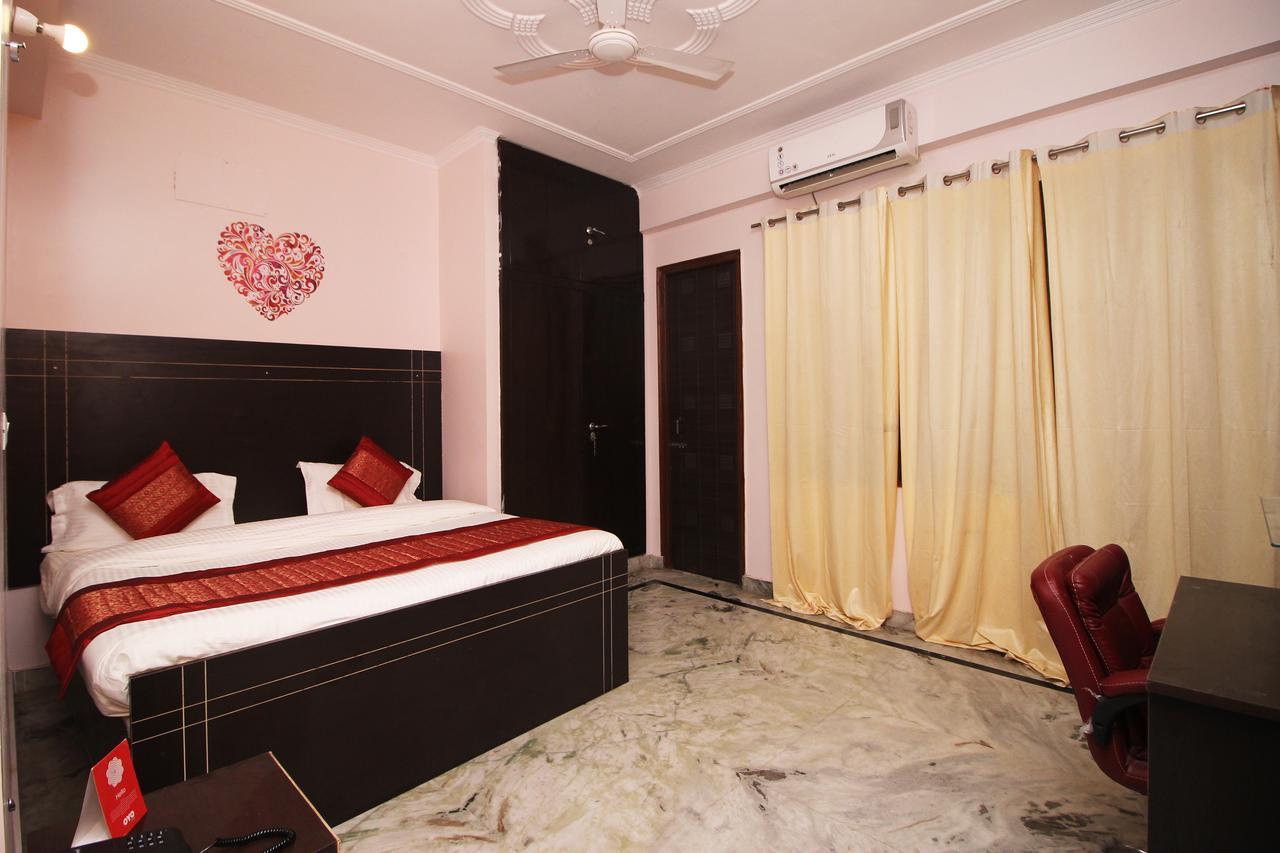 نويدا Oyo 9192 Hotel Raghav Residency المظهر الخارجي الصورة
