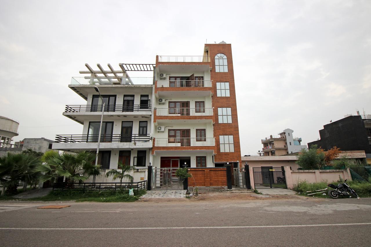 نويدا Oyo 9192 Hotel Raghav Residency المظهر الخارجي الصورة