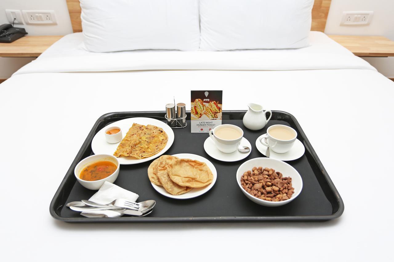 نويدا Oyo 9192 Hotel Raghav Residency المظهر الخارجي الصورة
